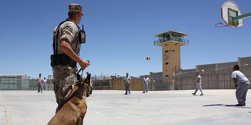 موضوع تعبير عن رجال الشرطة