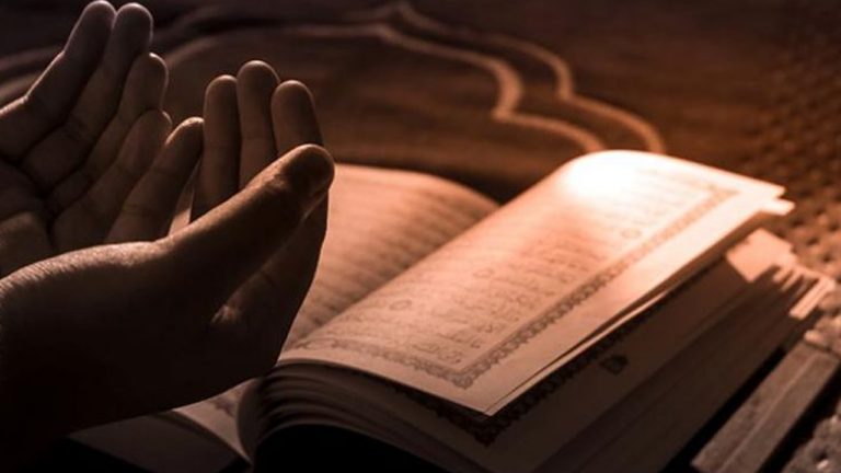 بالسعادة دعاء لشخص تحبه بالتوفيق.. عبارات جميلة الدعاء لمن شخص لطيف