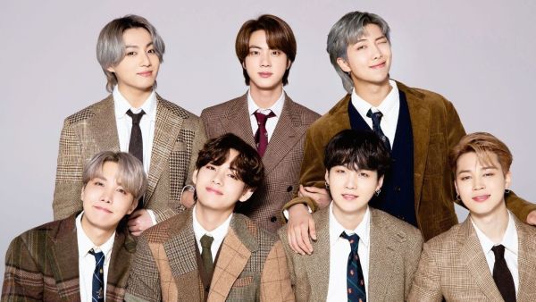 لماذا bts يضعون المكياج