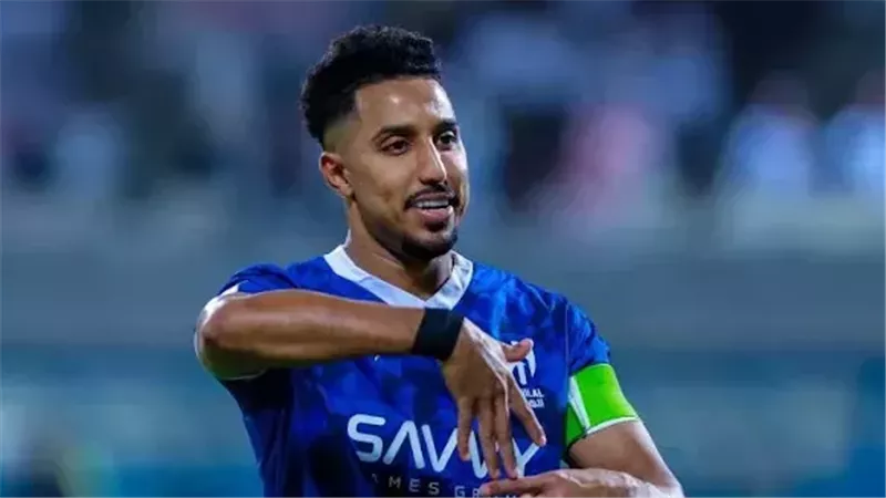 تطورات جديدة في موقف سالم الدوسري قبل مواجهة الهلال والشباب