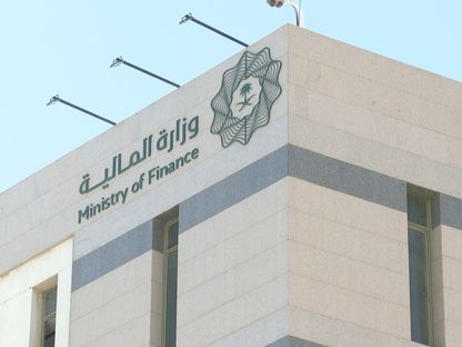 المالية السعودية تعلن عجزًا قدره 88.5 مليار ريال في الربع الثالث من 2025