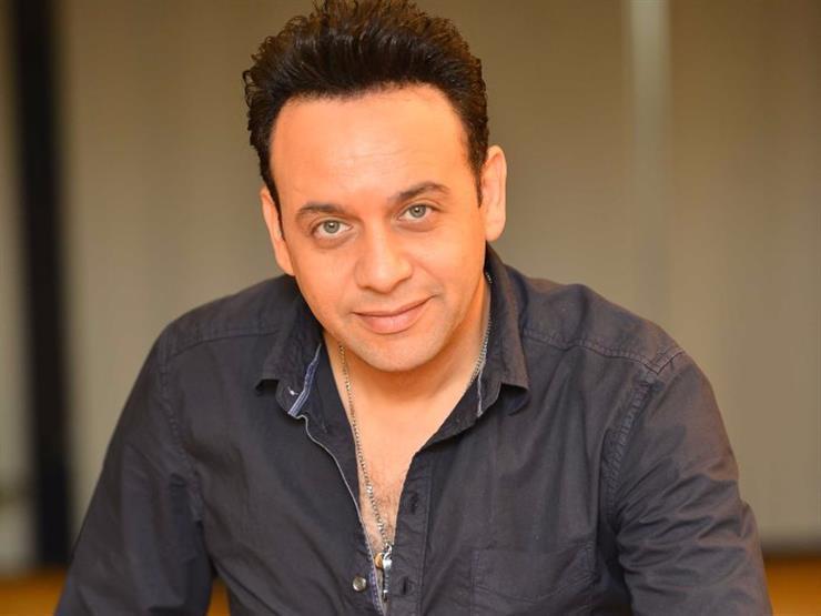 مصطفى قمر يطرح أولى أغاني ألبومه الجديد “قمر 25” بعنوان “اللي كبرناه” ويكشف خطة الطرح التدريجية