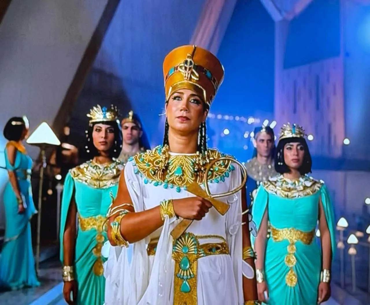 فريدة عثمان تكشف كواليس ظهورها في حفل افتتاح المتحف المصري الكبير