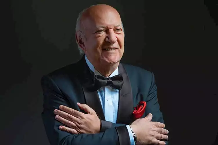 عمر خيرت يشكر الرئيس السيسي على اهتمامه بصحته ويطمئن جمهوره