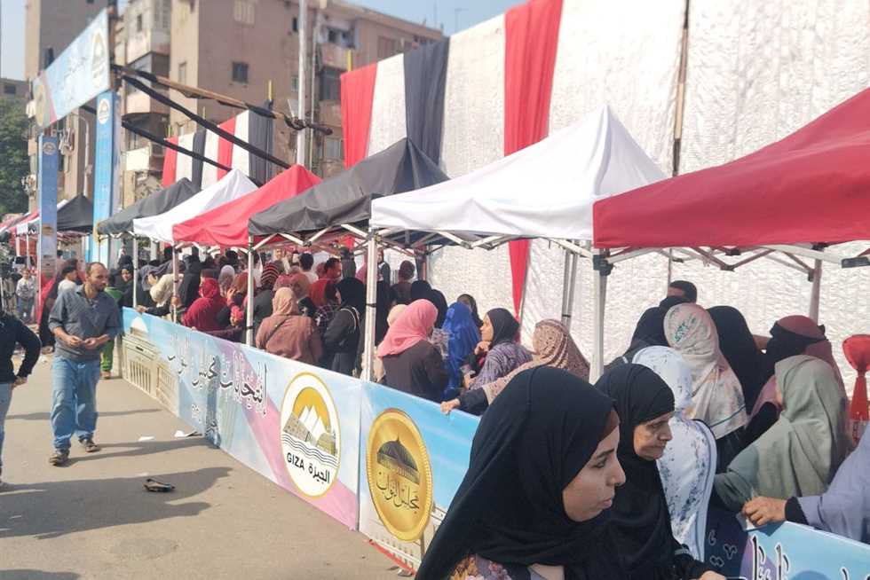 إقبال ملحوظ للسيدات على لجان العمرانية في اليوم الأول لانتخابات مجلس النواب بالجيزة