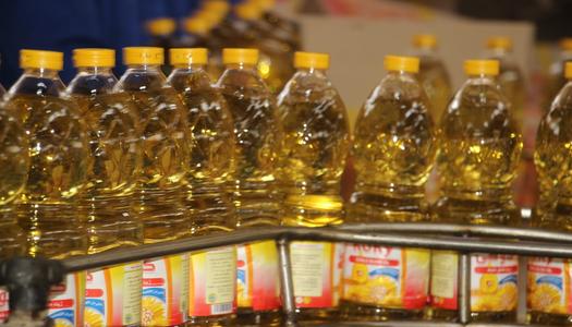 التموين تطرح عبوة زيت خليط 700 مللي بسعر 46.60 جنيه في المجمعات الاستهلاكية