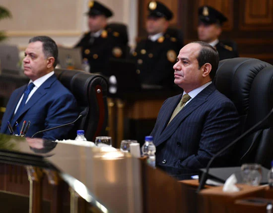 السيسي يشدد على تعزيز الأمن ومضاعفة أعداد السياح خلال زيارته أكاديمية الشرطة