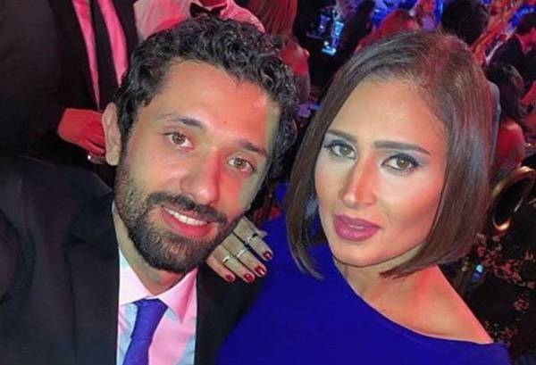 مي عمر توجه رسالة دعم لزوجة كريم محمود عبد العزيز بعد أنباء الانفصال