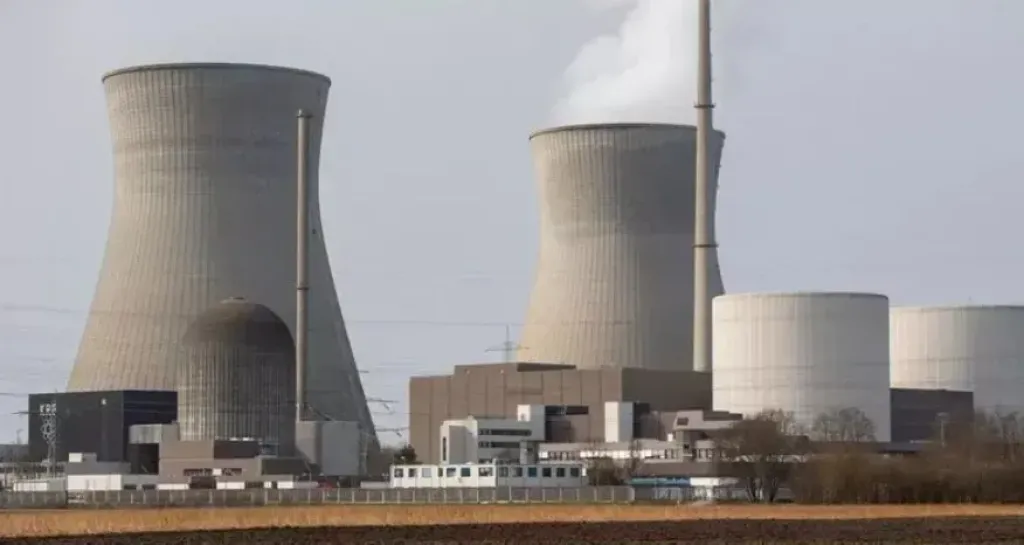 مصر تبدأ شراء الوقود النووي وتركيب وعاء ضغط الوحدة الأولى في محطة الضبعة