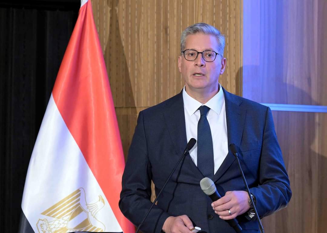 البترول تبحث مع أرجوناوت دعم تمويل مشروعات التعدين وجذب الاستثمارات العالمية