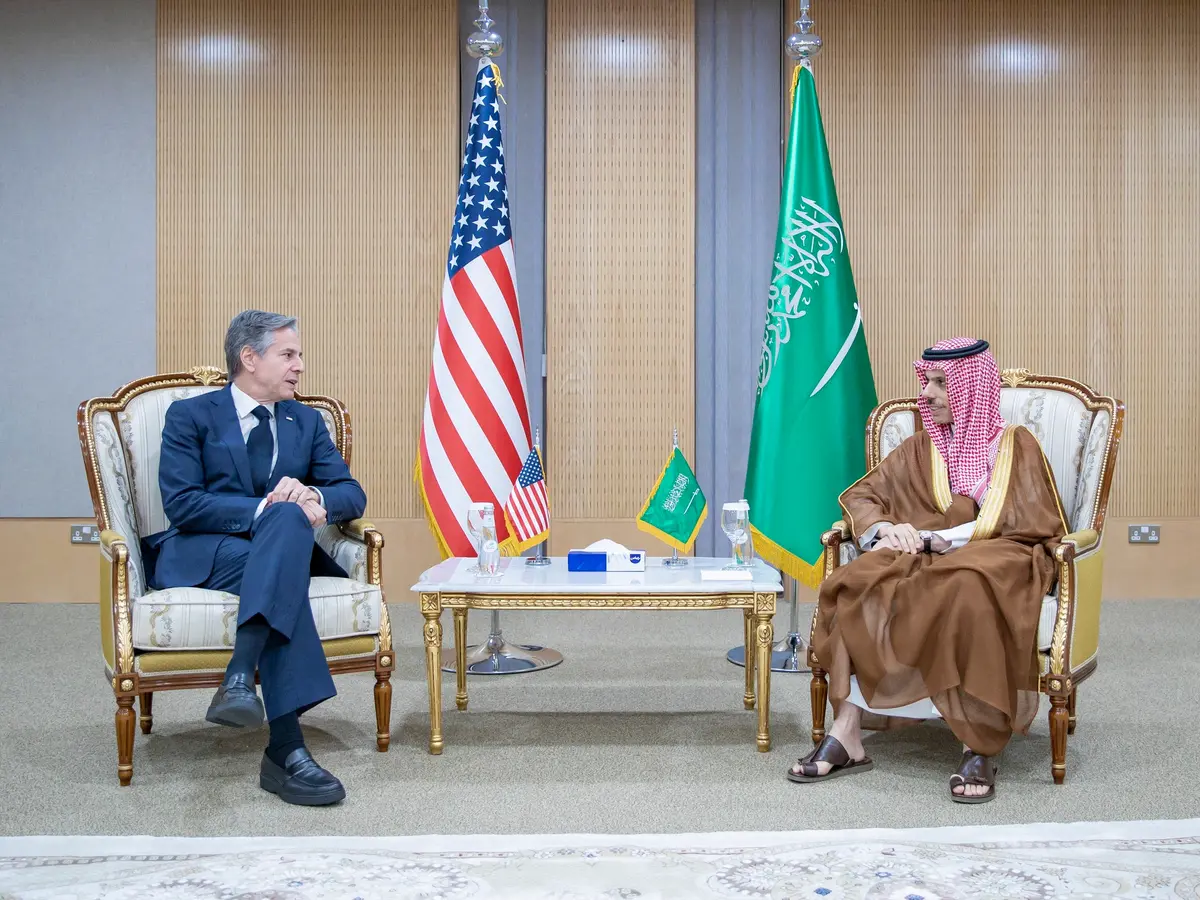 وزير الخارجية السعودي يستقبل نظيره السريلانكي ويحتفل بخمسين عامًا للعلاقات الثنائية