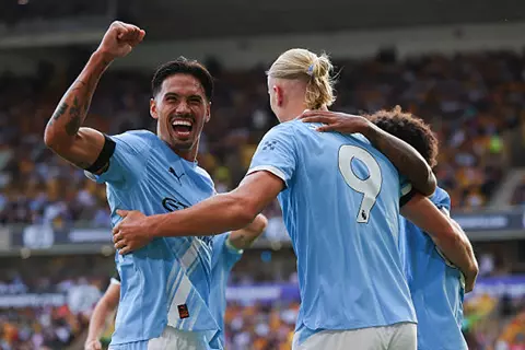 بيب جوارديولا يعلن تشكيل مانشستر سيتي أمام باير ليفركوزن في دوري أبطال أوروبا