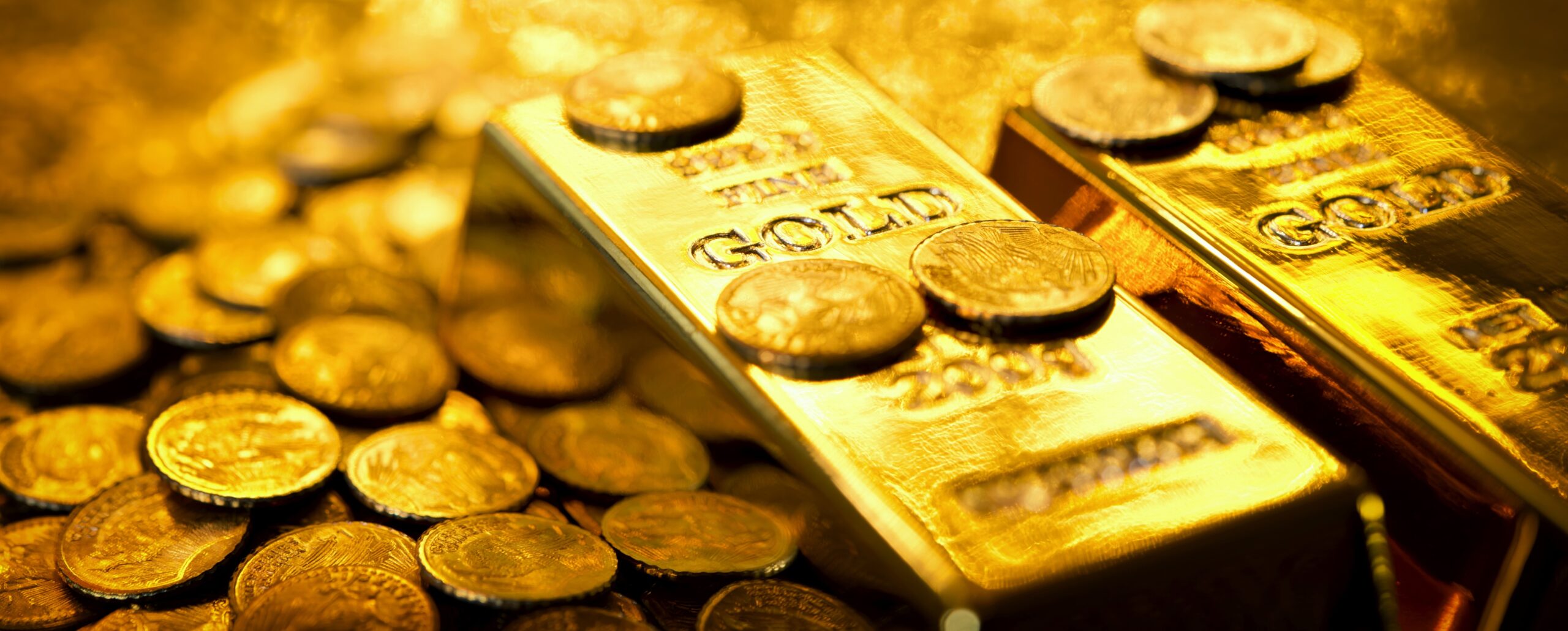 استقرار نسبي في أسعار الذهب محليًا وسط تأثره بتحركات الدولار عالميًا
