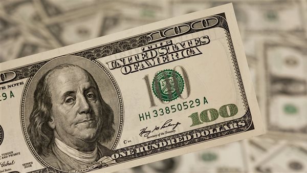 الدولار يتراجع أمام الجنيه المصري ويستقر عند 47.77 جنيه للبيع
