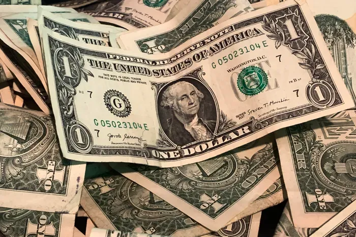 ارتفاع سعر الدولار الأمريكي أمام الجنيه المصري اليوم الاثنين