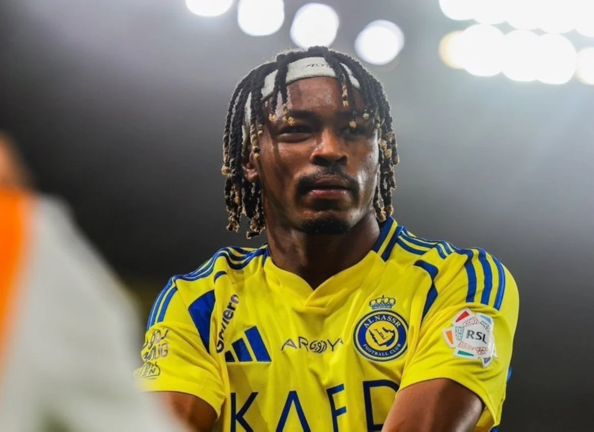 طبيب النصر يوصي بمنح محمد سيماكان راحة 4 أيام بعد إصابته في العضلة الخلفية