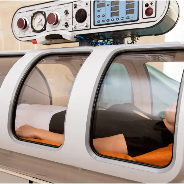 عرض كبسولات الاكسجين المضغوط يلفت الانظار في المؤتمر الدولي الرابع للطب العسكري