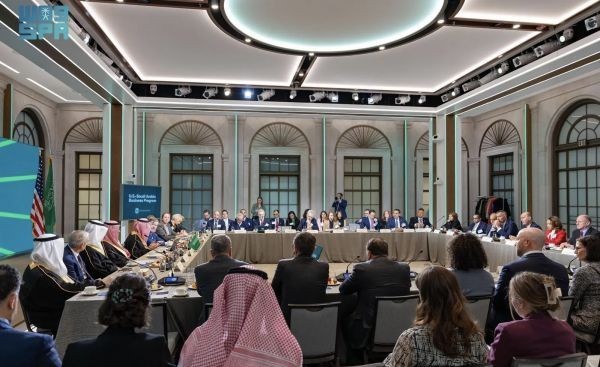 وزير الصناعة والثروة المعدنية يستعرض الفرص الاستثمارية أمام الشركات الأمريكية في واشنطن