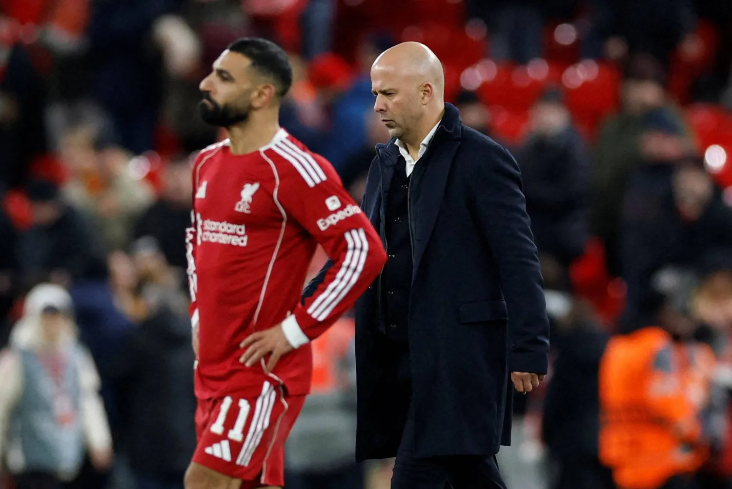 آرني سلوت يبرر إبقاء محمد صلاح على مقاعد البدلاء أمام ليدز يونايتد
