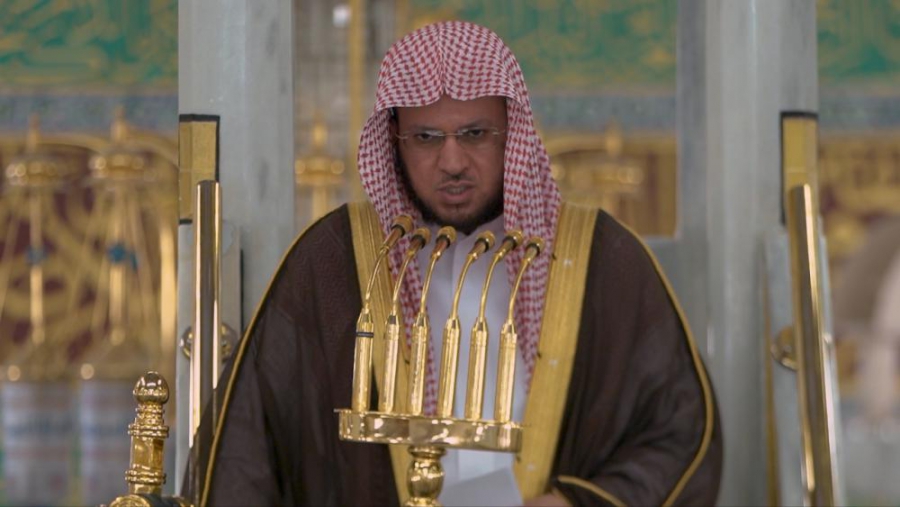 إمام المسجد النبوي يدعو إلى المسارعة في الخيرات وعلو الهمة