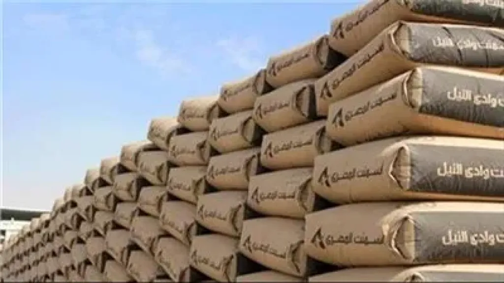 أسعار الأسمنت مستقرة عند 4000 جنيه للطن بعد انخفاضات كبيرة