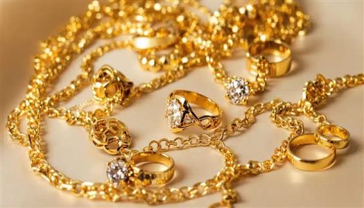 ارتفاعات قياسية تدفع الجنيه الذهب لأعلى مستوى في تاريخه بمصر