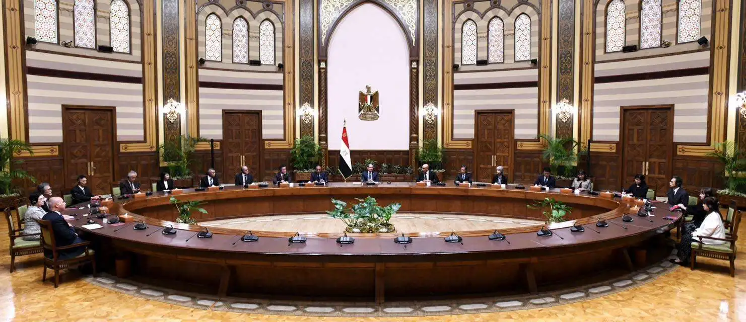 الرئيس السيسي يستقبل خبراء التعليم اليابانيين ويؤكد دعم تطوير تجربة المدارس اليابانية في مصر
