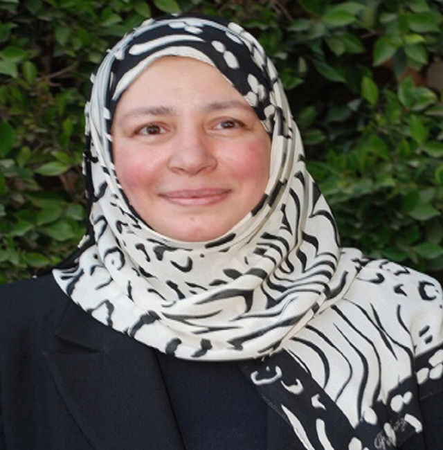 نقيب الممثلين ينفي دخول عبلة كامل المستشفى ويؤكد استقرار حالتها الصحية
