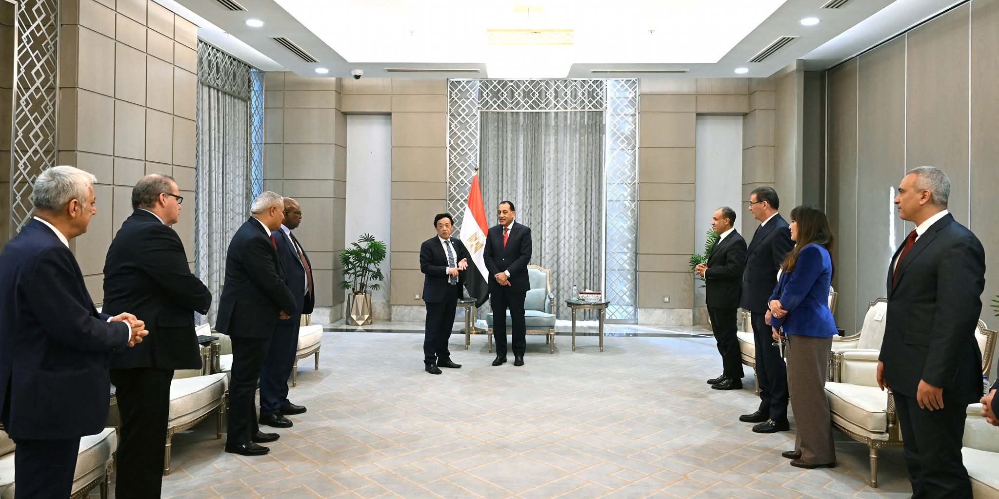 مدبولي يتسلم ميدالية أغريكولا من منظمة الأغذية والزراعة للأمم المتحدة نيابة عن الرئيس السيسي