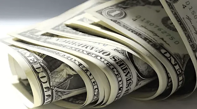 تراجع سعر الدولار أمام الجنيه في البنوك المصرية اليوم الثلاثاء