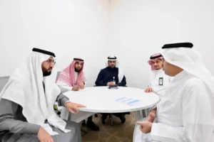 رئيس هيئة الغذاء والدواء يجتمع بشركات ومواطنين لتطوير منظومة القطاع في المنطقة الشرقية