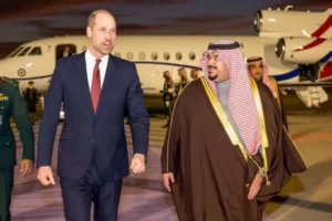 ولي عهد المملكة المتحدة يصل الرياض في زيارة رسمية