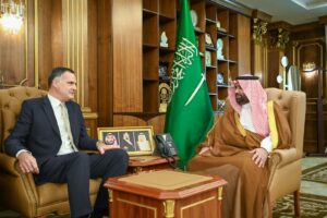 أمير جازان يستقبل سفير الاتحاد الأوروبي ويطّلع على محاضرة يوم التأسيس