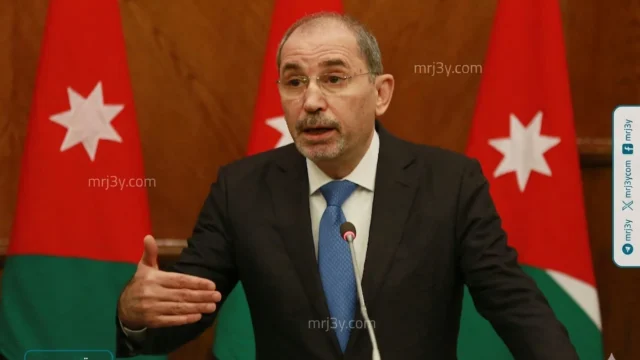الصفدي ونظيره النيبالي يبحثان العلاقات هاتفيا