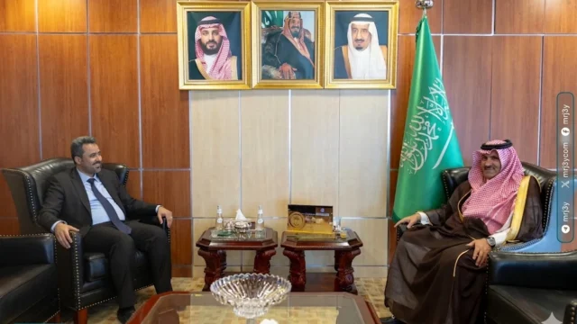 سفير المملكة يبحث دعم لحج والتنمية