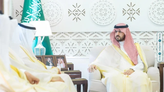 نائب أمير الشرقية يبحث جهود جمعية البيئة