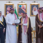 أمير القصيم يكرم الصقر والقوارة بعد الصعود والانجازات