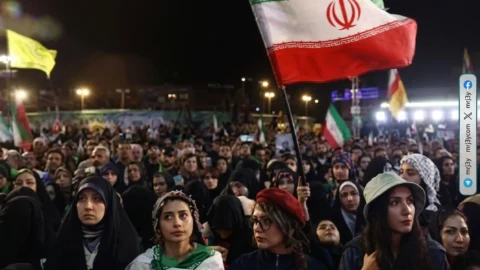 إيران