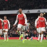 11 لاعبا فقط حققوا لقب الدوري الإنجليزي مع ناديين مختلفين