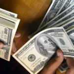 الدولار يستقر أمام الجنيه المصري وسط هدوء نسبي بالسوق