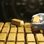 الذهب يتراجع دون 4500 دولار للأونصة وسط ترقب الأسواق