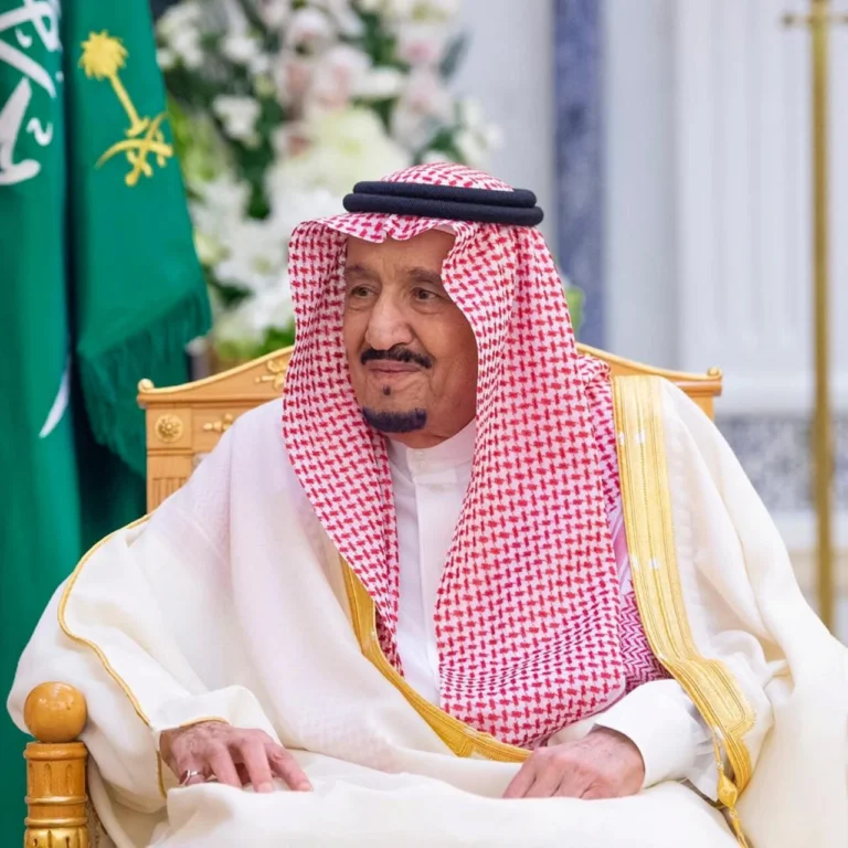 الملك سلمان يهنئ الرئيس الروسي بمناسبة ذكرى يوم النصر