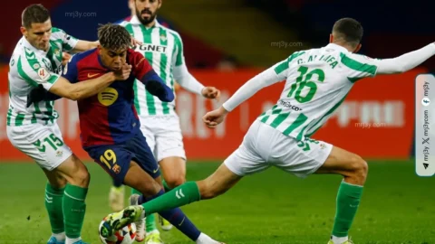 برشلونة يستضيف ريال بيتيس