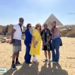 جيسون ستاثام يزور اهرامات الجيزة ويشارك صورا من مصر