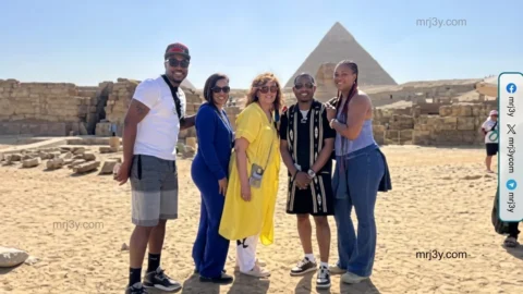 جيسون ستاثام يزور اهرامات الجيزة ويشارك صورا من مصر