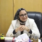 مدبولي يكرم محافظ الوادي الجديد خلال احتفالية التعليم الرقمي