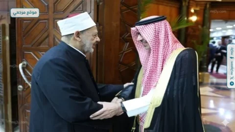 سفير السعودية صالح الحصيني يلتقي شيخ الأزهر بالقاهرة ويشيد بخدمة الحجاج