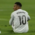 غموض يحيط بمشاركة مبابي في كلاسيكو ريال مدريد وبرشلونة