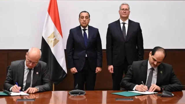 الحكومة توقع اتفاقا مع توتال للبحث عن الغاز بالمتوسط