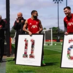 ليفربول يكرم محمد صلاح وروبرتسون قبل مباراة برينتفورد الأخيرة